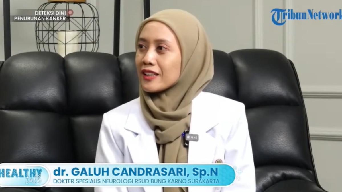 Senyum Tak Simetris hingga Bicara Pelo Bisa Jadi Tanda Stroke